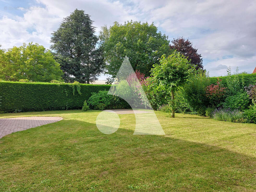 Maison à CAMPHIN-EN-CAREMBAULT