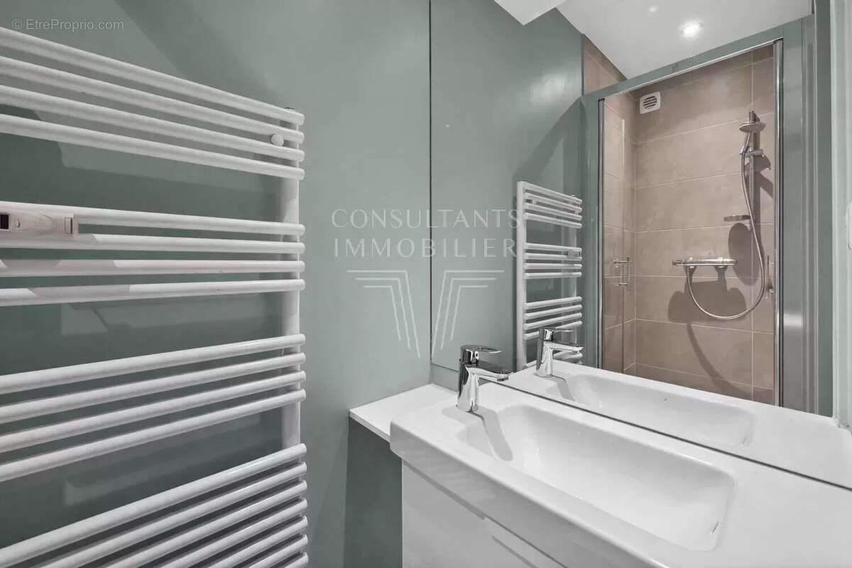 Appartement à PARIS-15E