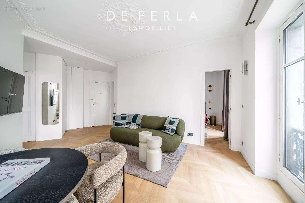 Appartement à PARIS-18E