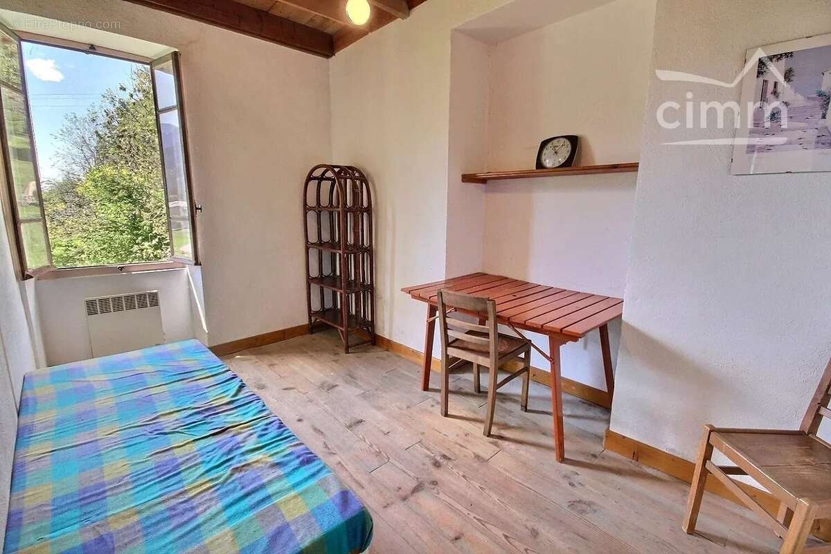 Maison à BOURGET-EN-HUILE