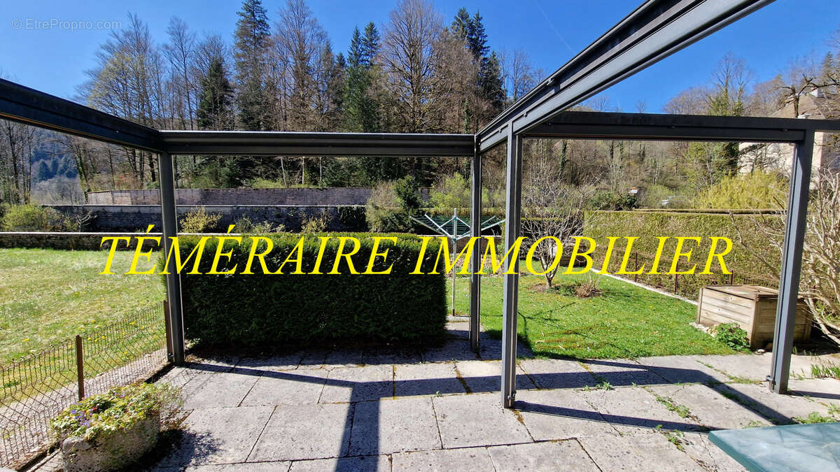 Maison à BOURG-DE-SIROD