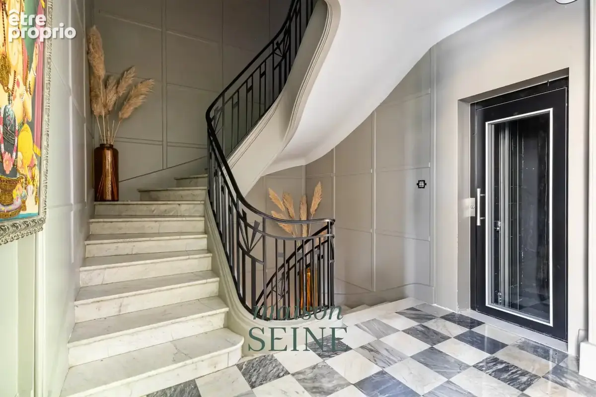 Neuilly sur Seine - Saint James - Hôtel particulier avec piscine et toit terrasse - Garage - photo 24