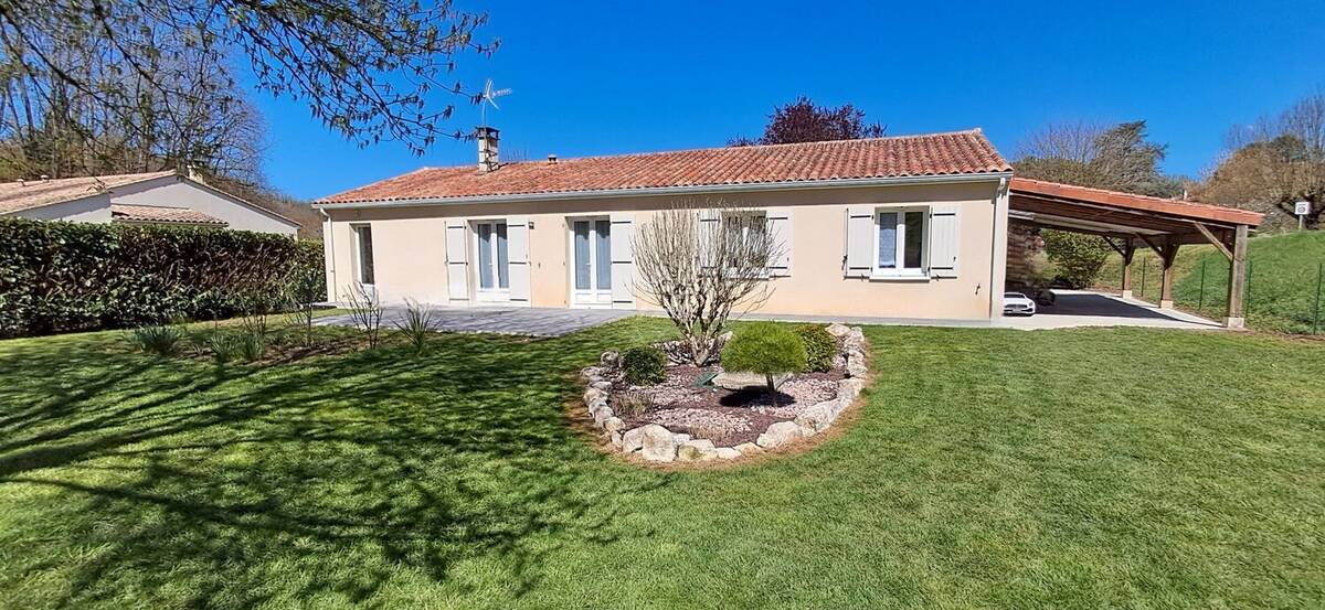 Maison à FEUILLADE