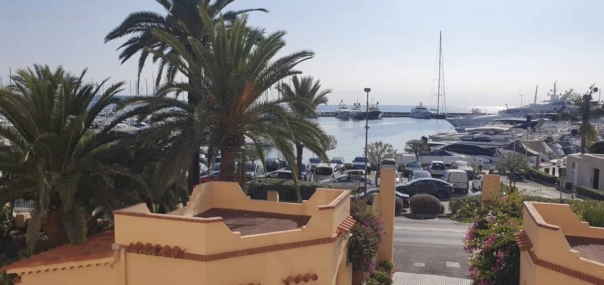 Appartement à VALLAURIS