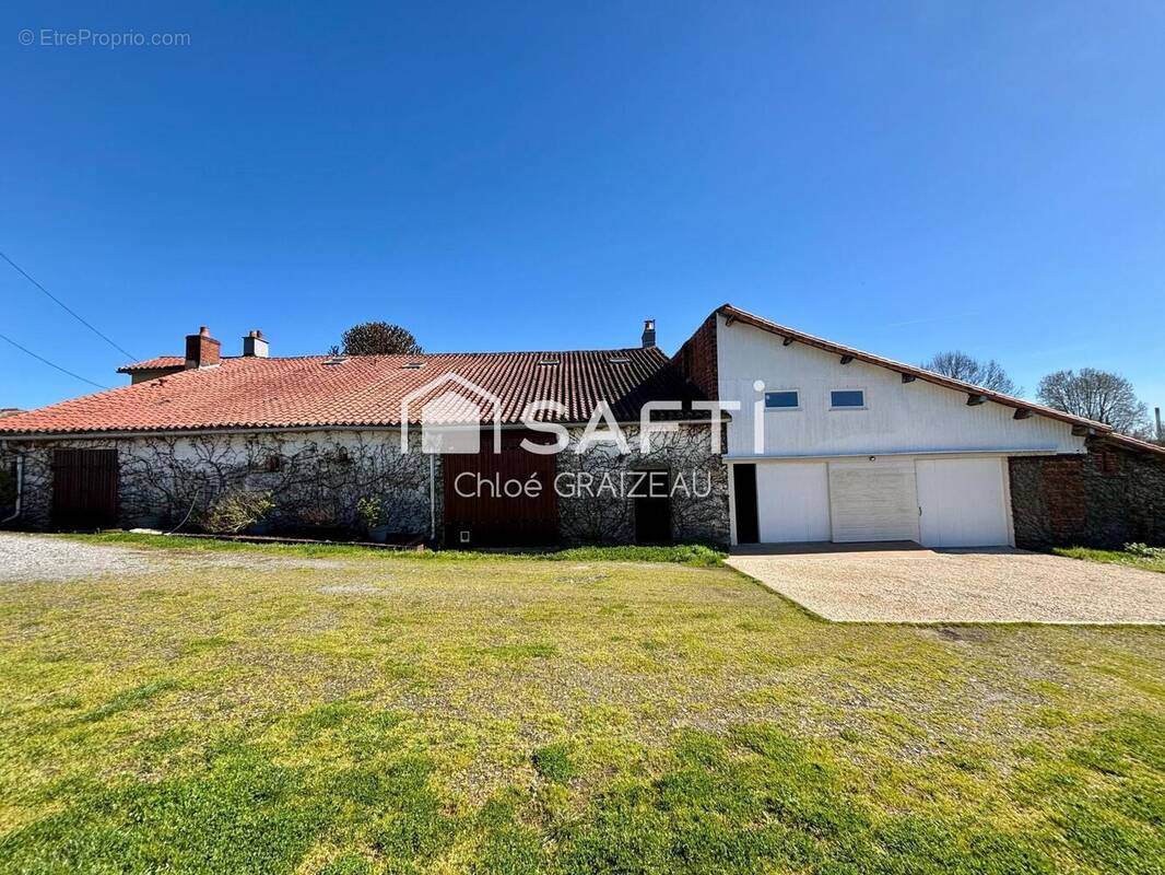 Photo 1 - Maison à LA CHAPELLE-SAINT-LAURENT