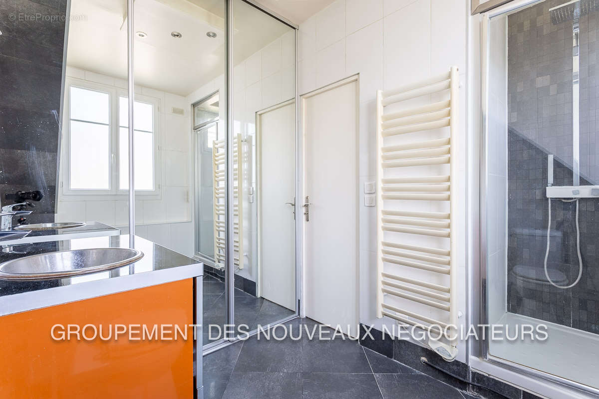 Appartement à PARIS-15E
