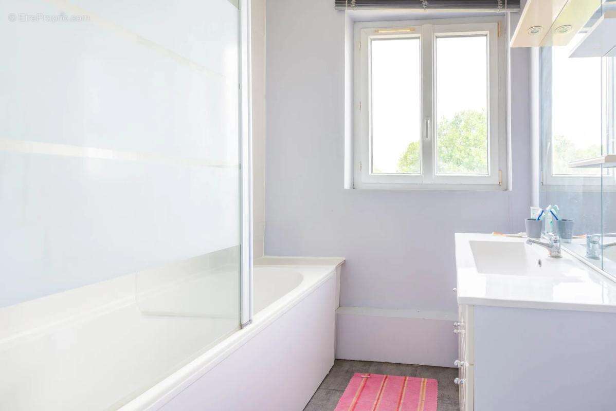 Maison de ville - 5 pièces de 101 m² à Coignières - photo 10