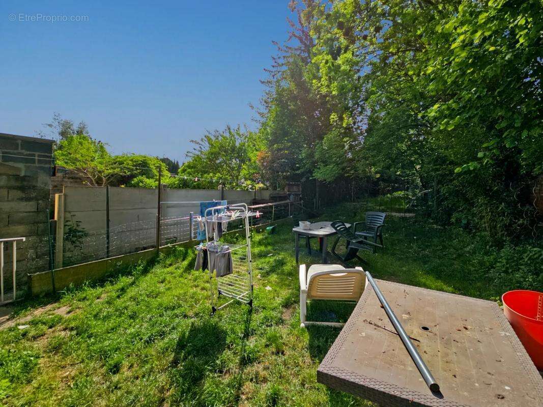 Maison à QUIEVRECHAIN