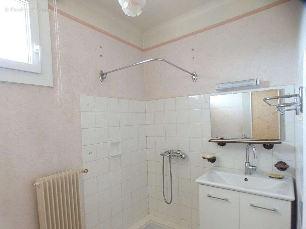 Maison à TERRASSON-LAVILLEDIEU