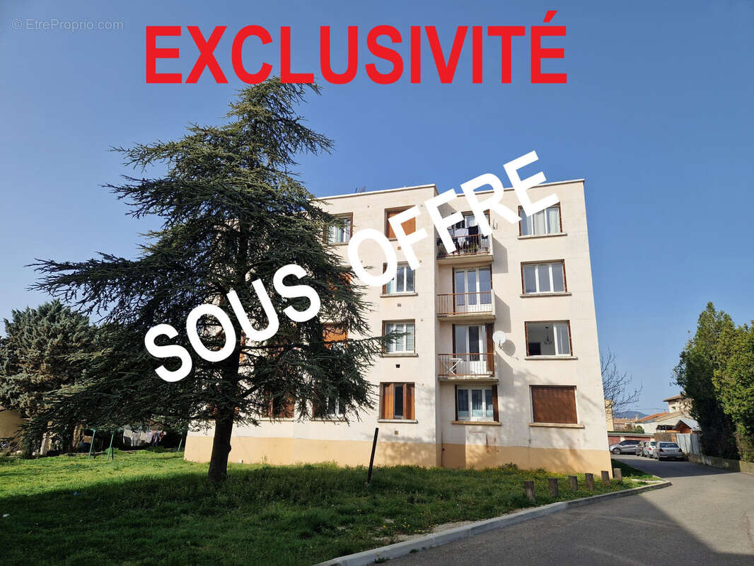 Appartement à VALREAS
