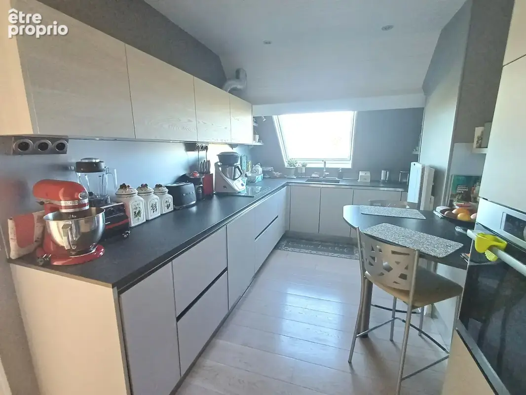 Bel Appartement au 2ème étage d'une Maison Bourgeoise - photo 2