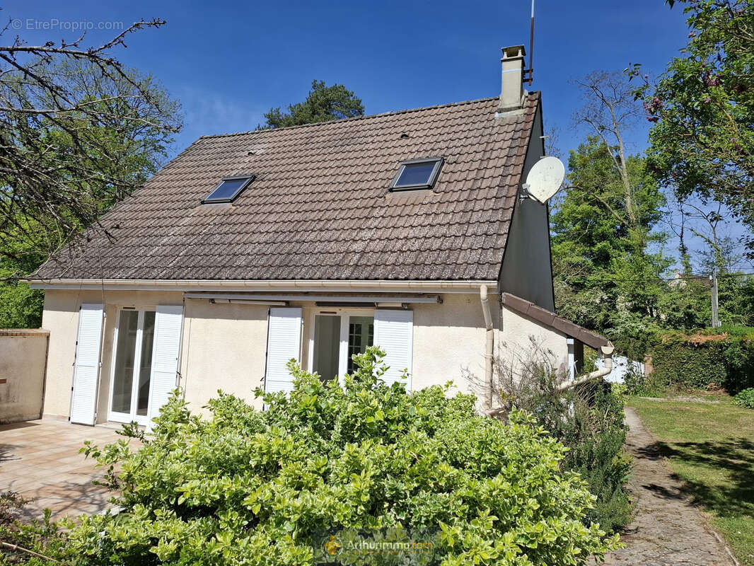 Maison à CRECY-LA-CHAPELLE