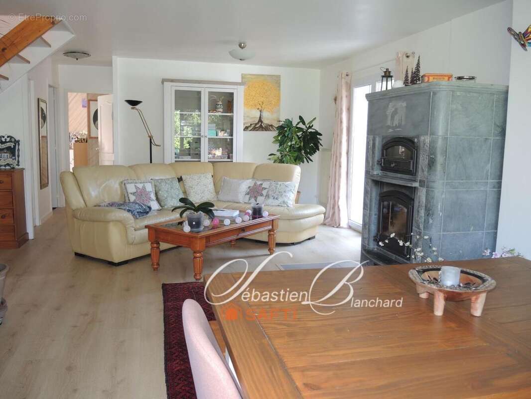 Photo 2 - Maison à VERSONNEX