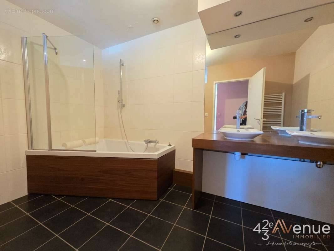 Appartement à SAINT-ETIENNE