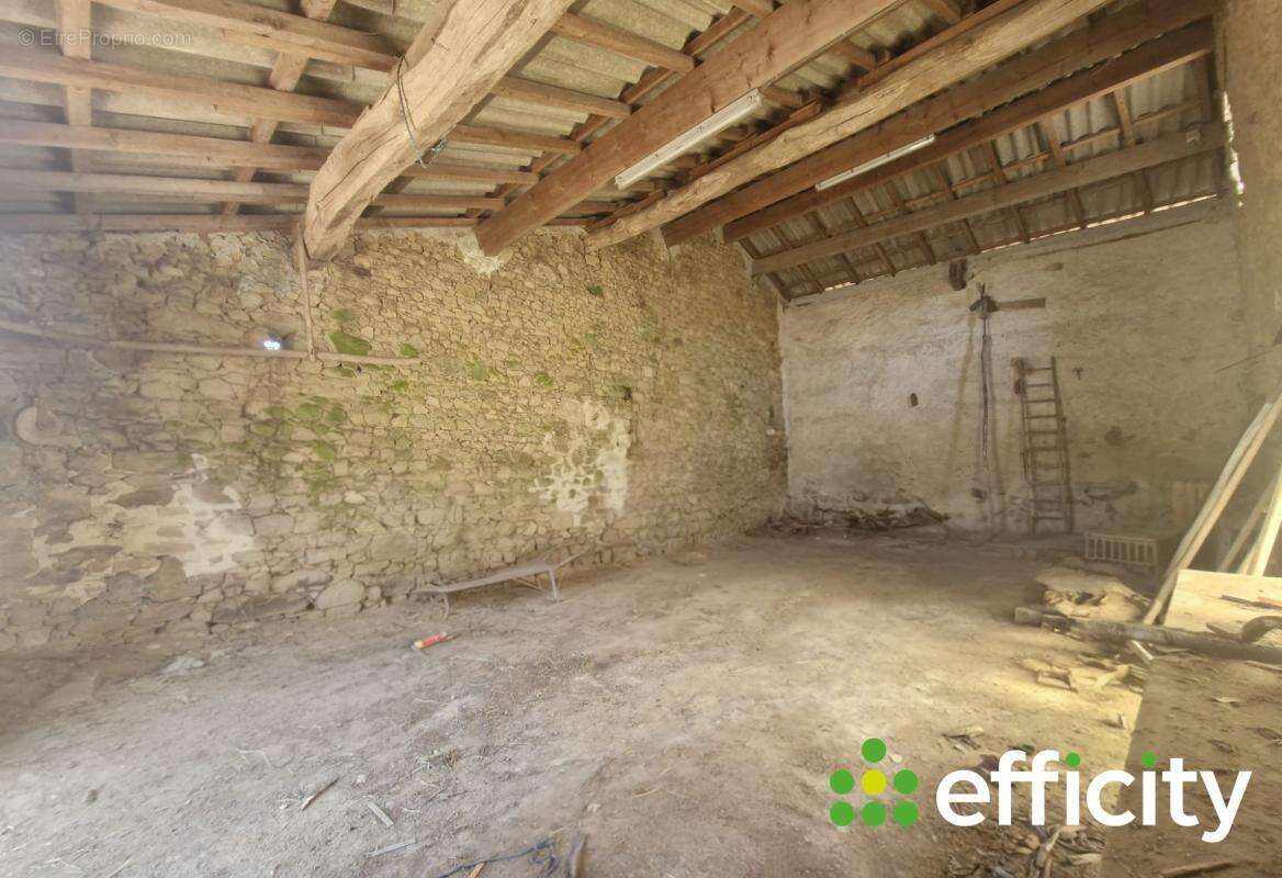 Maison 67 m² à Saint-Georges-De-Pointindoux  - photo 5