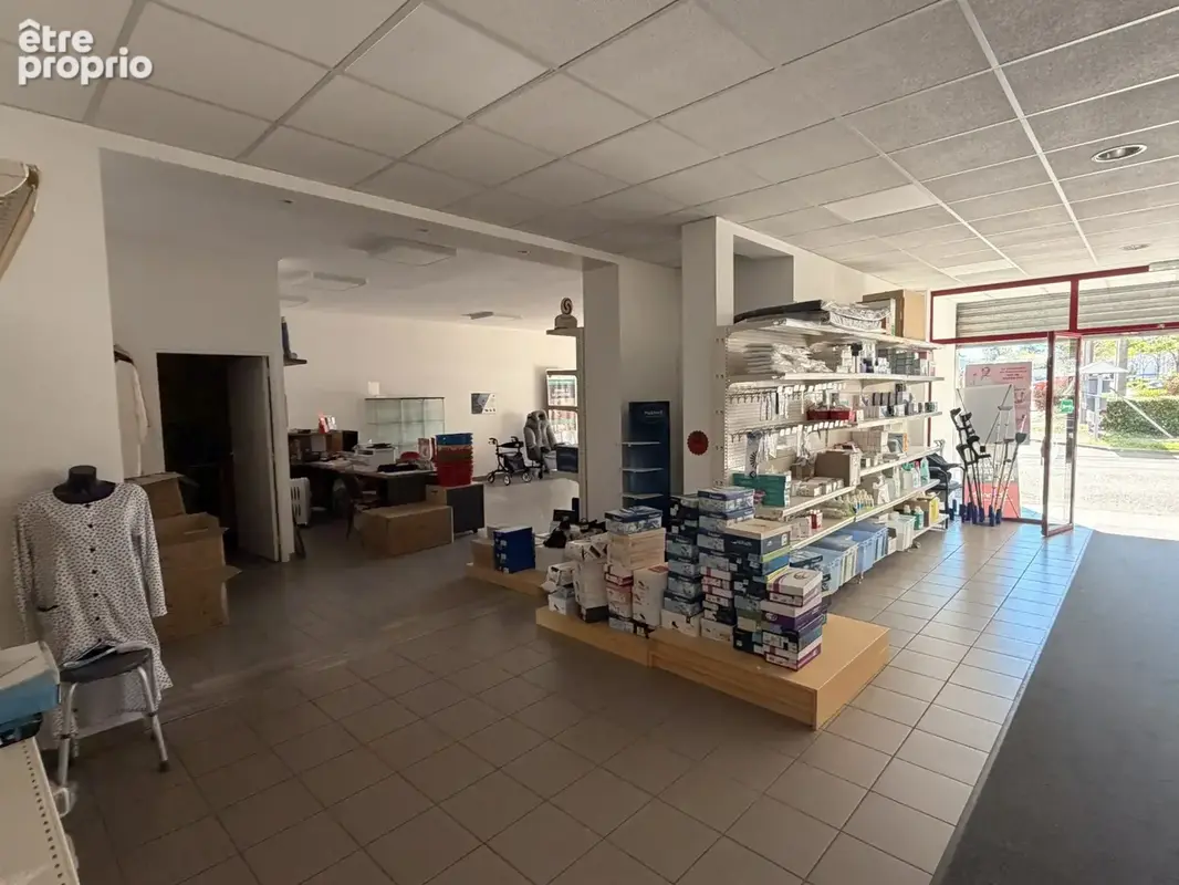 Commerce 270 m² à Craponne  - photo 2