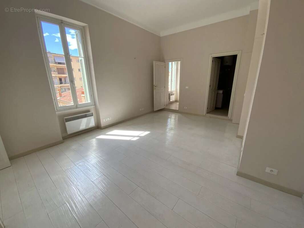 Appartement à MENTON
