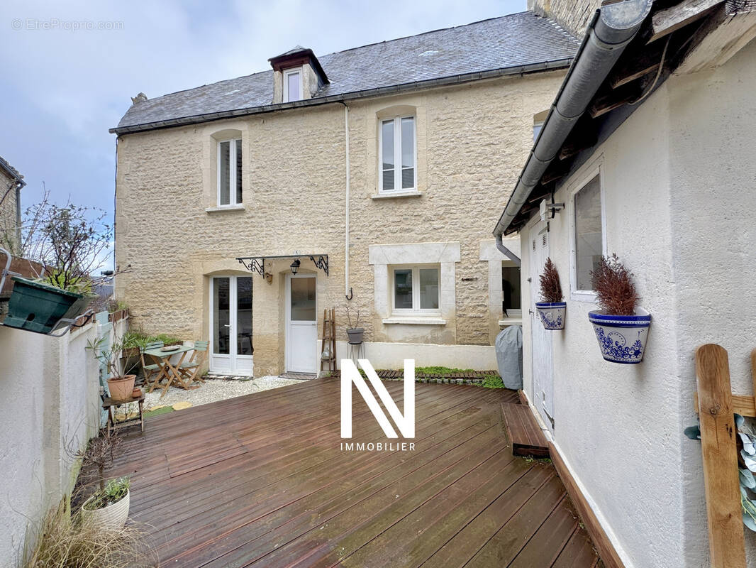 Maison à FONTAINE-HENRY