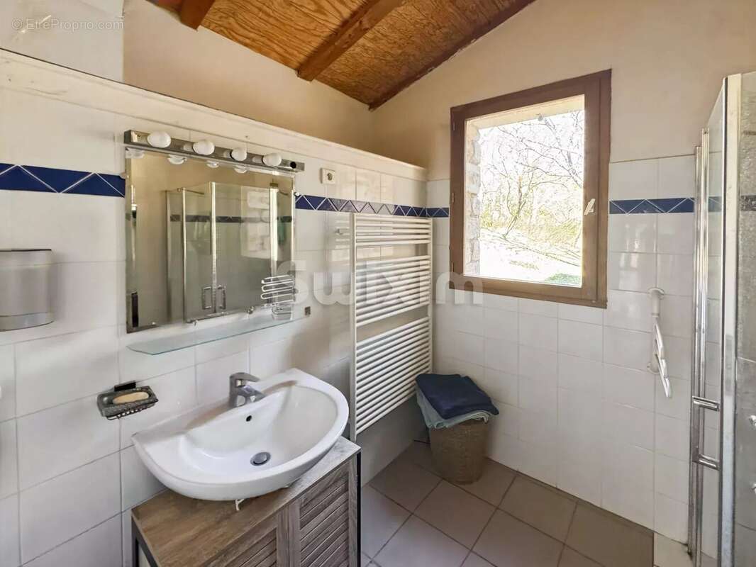 Maison à LE POET-LAVAL