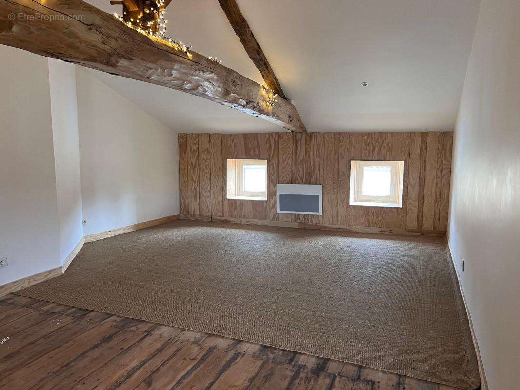 Maison centre de burie trois chambres plus bureau avec entrée privative - photo 8