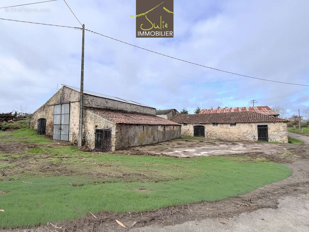 Maison à NUEIL-LES-AUBIERS