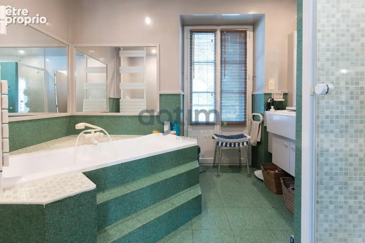A 30 min de Nantes, centre Montaigu, maison de ville 202m2 hab, 5 chambres, garage et dépendance, terrain - photo 14