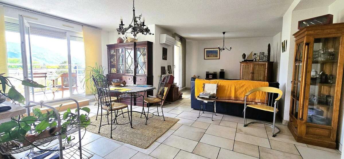 Appartement à SAINT-MARTIN-D'HERES