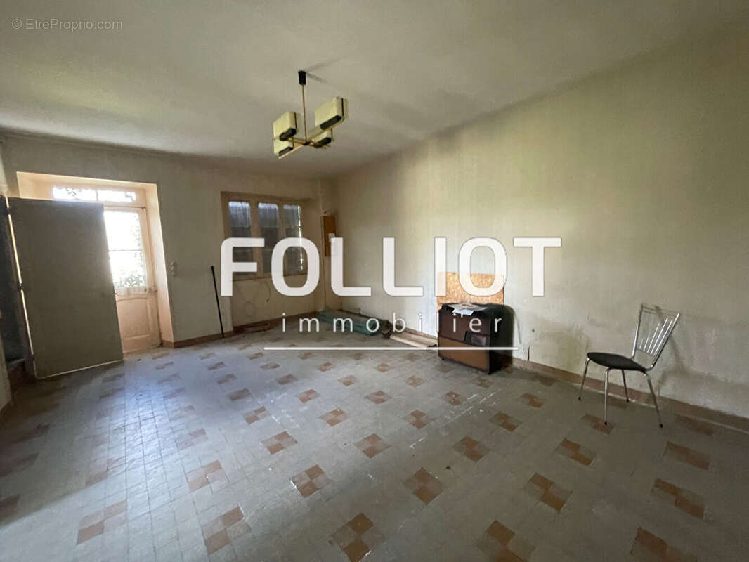 Maison à LAIZE-LA-VILLE