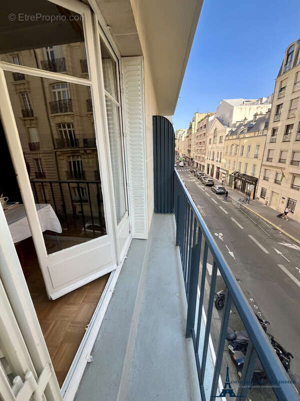 Appartement à PARIS-17E