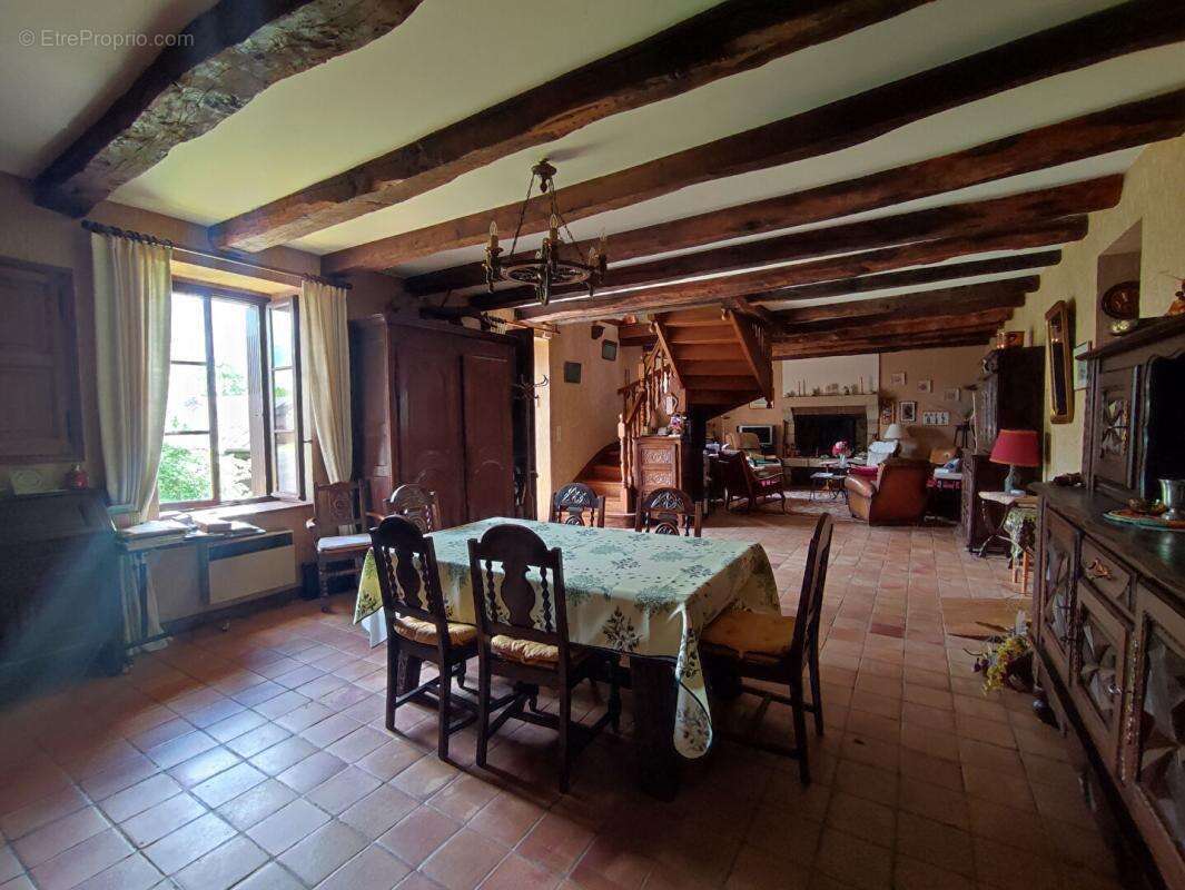 Maison à NOYAL-PONTIVY