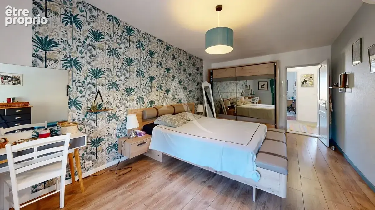Une maison authentique au coeur du village, rénovée avec jardin, 4 chambres, garage - photo 13