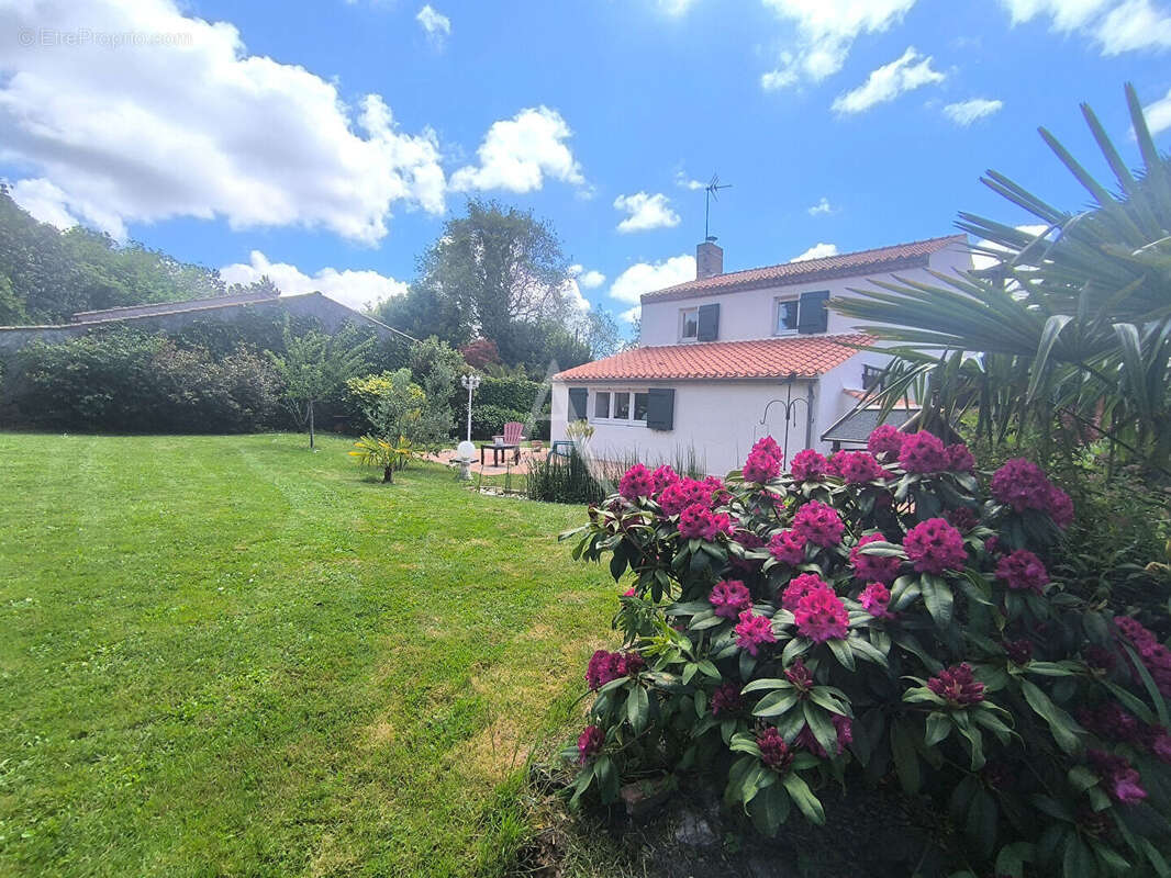 Maison à GROSBREUIL