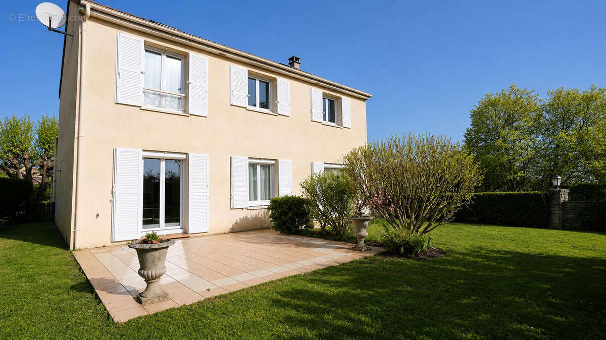 Maison à EPONE