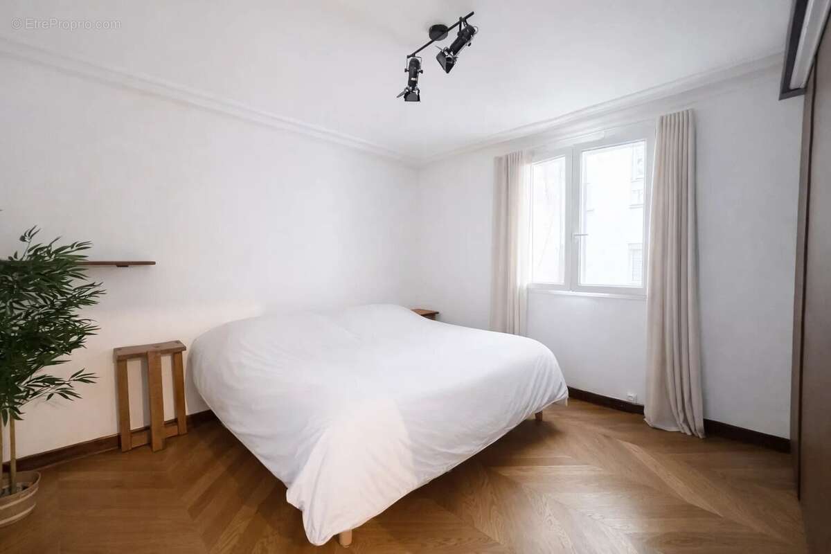 Appartement à PARIS-9E