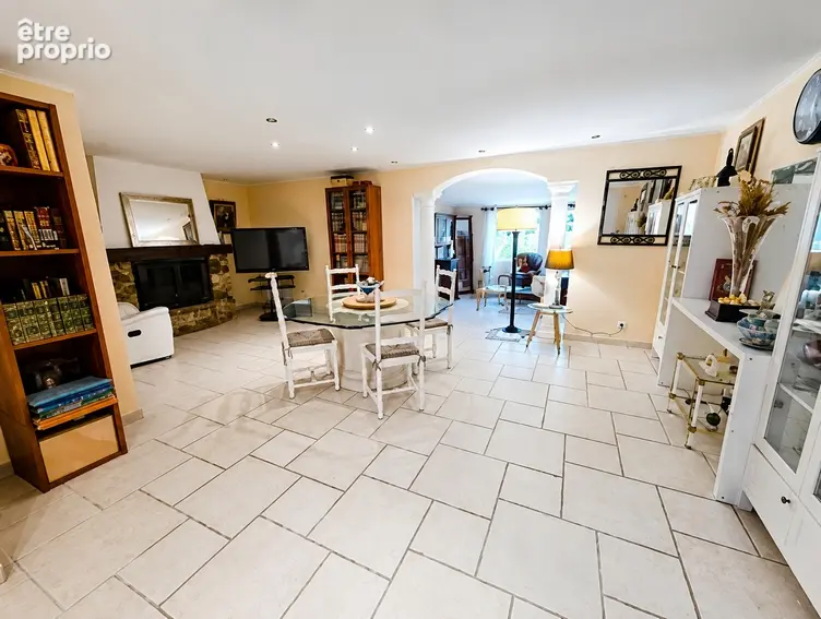 Maison 8 pièces / 200 m² / 499 000 EUR / PUGET-VILLE - photo 4