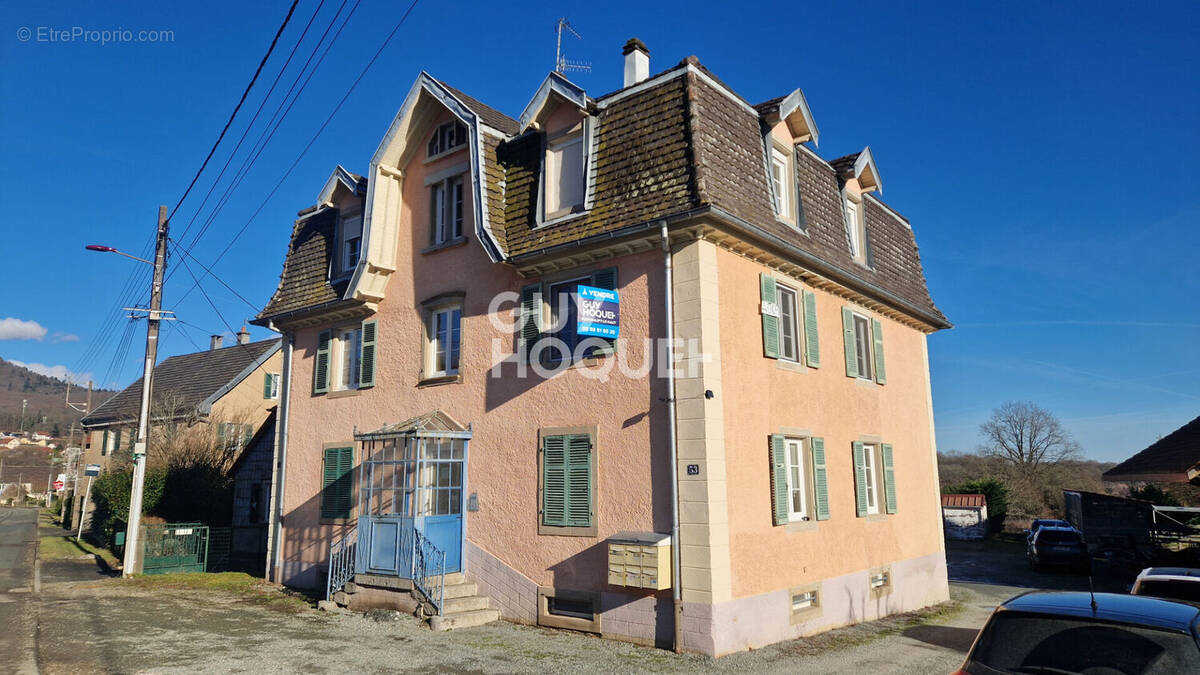 Appartement à ROUGEMONT-LE-CHATEAU