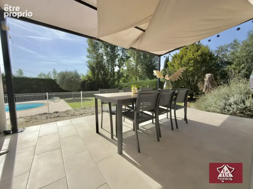 Maison de plain pied, piscine chauffée avec installations équestres - photo 6