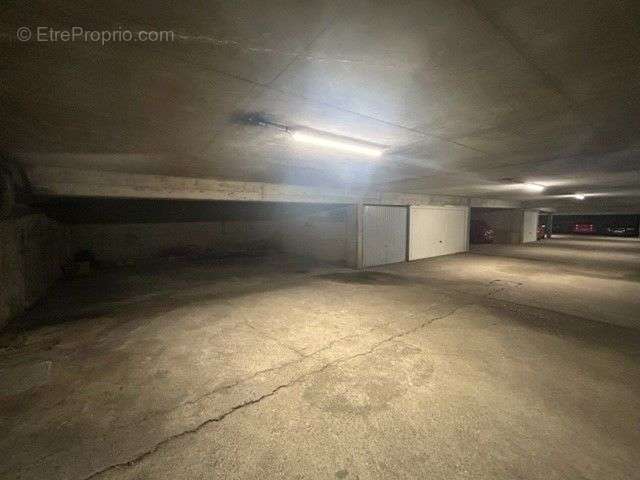 Parking à LE PRE-SAINT-GERVAIS