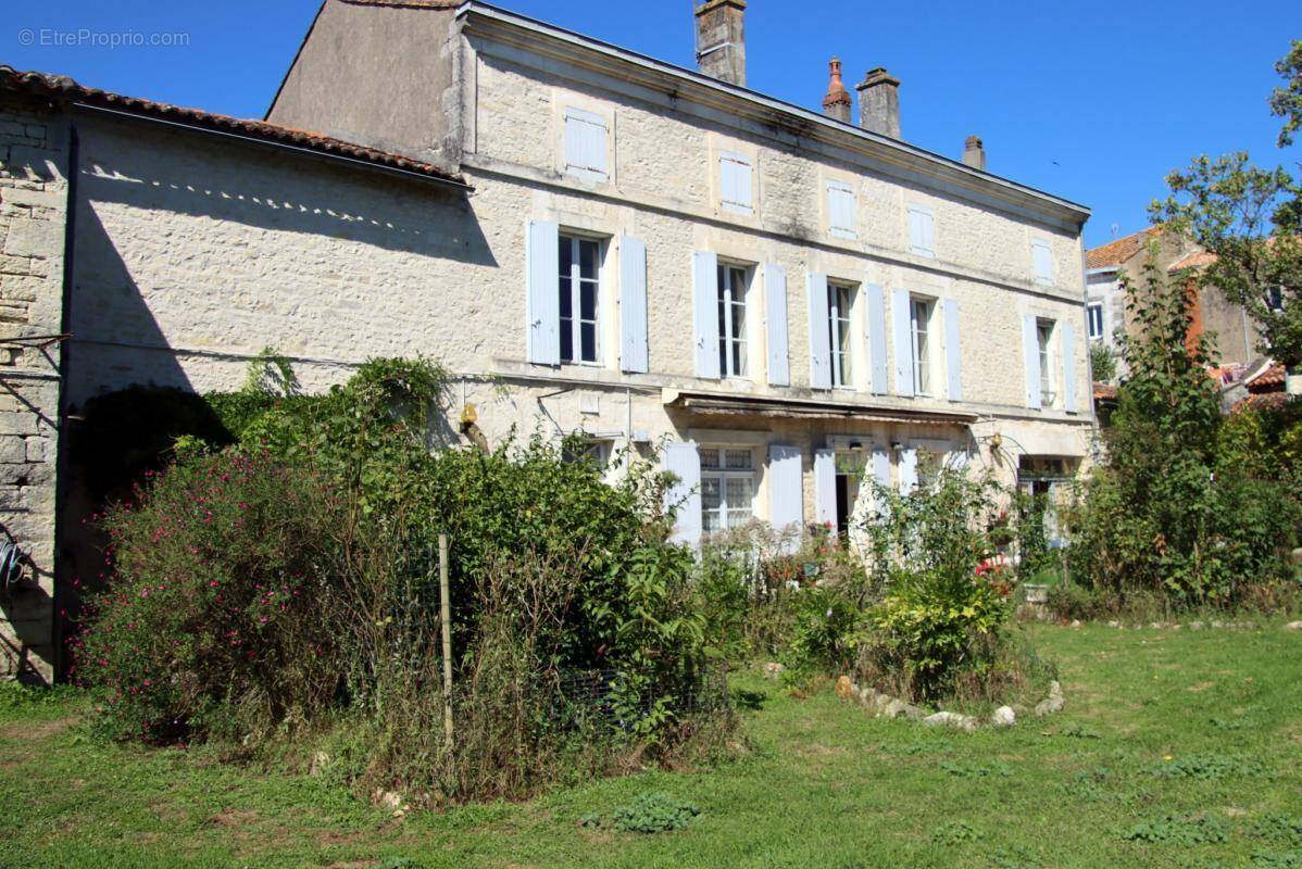 Maison à MANSLE