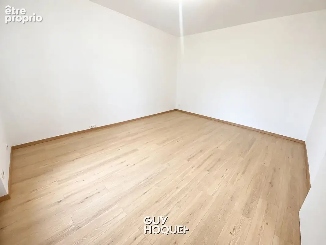 Maison rénovée avec garage et dépendances - Montceau-les-Mines - photo 3
