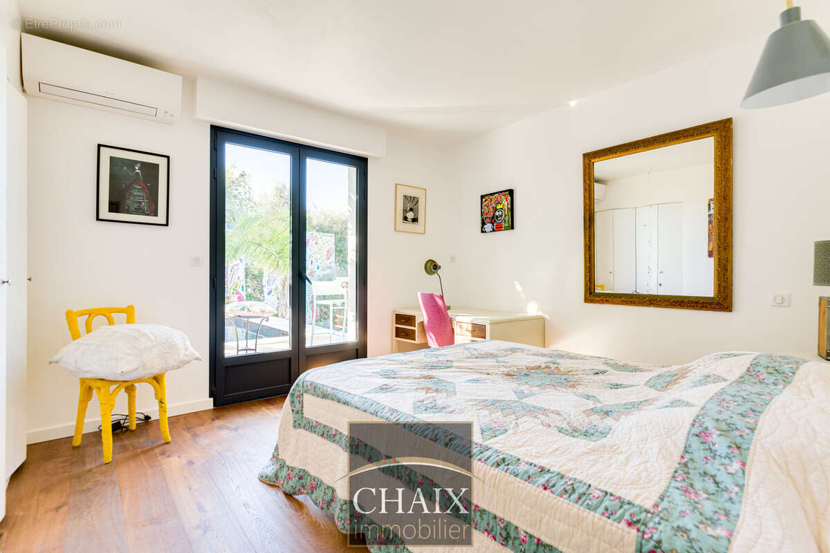 Belle contemporaine avec vue mer - appartement indépendant- piscine - garage - photo 15