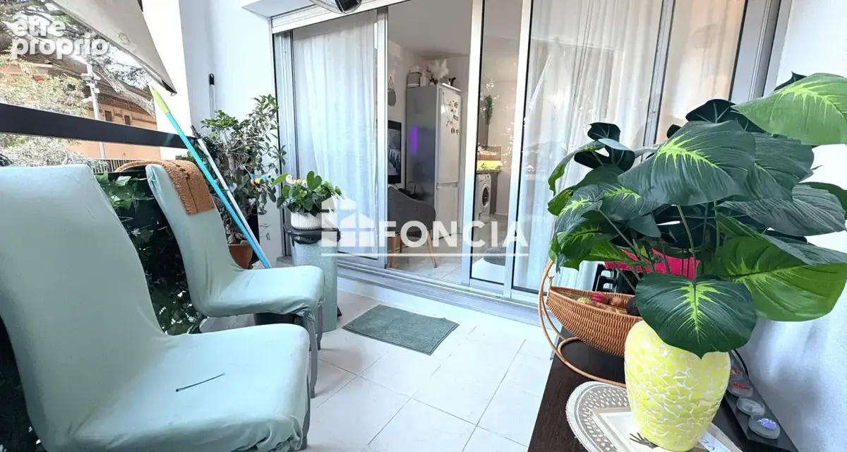 Cannes, bord de mer : T3 de 39 m² avec terrasse et vue mer, piscine résidentielle et parking privatif - photo 3