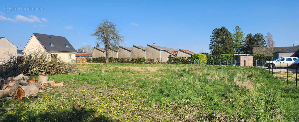 Terrain à SAINT-NICOLAS-D'ALIERMONT