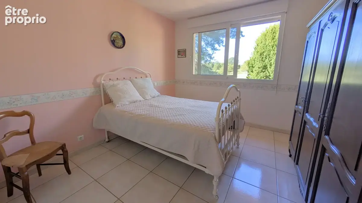 Villa de plain-pied avec vue dégagée et beaux volumes - photo 11