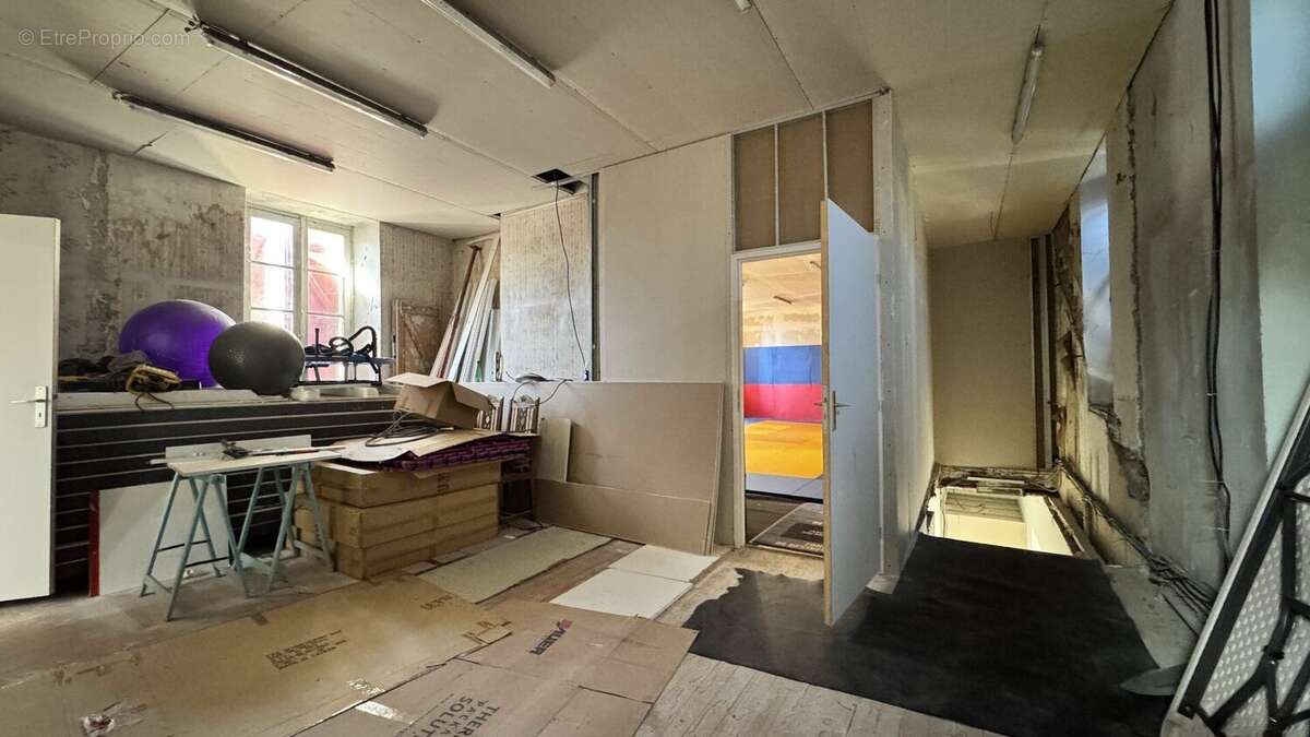 Ancien presbytère - 310m2 hab. potentiellement - photo 12