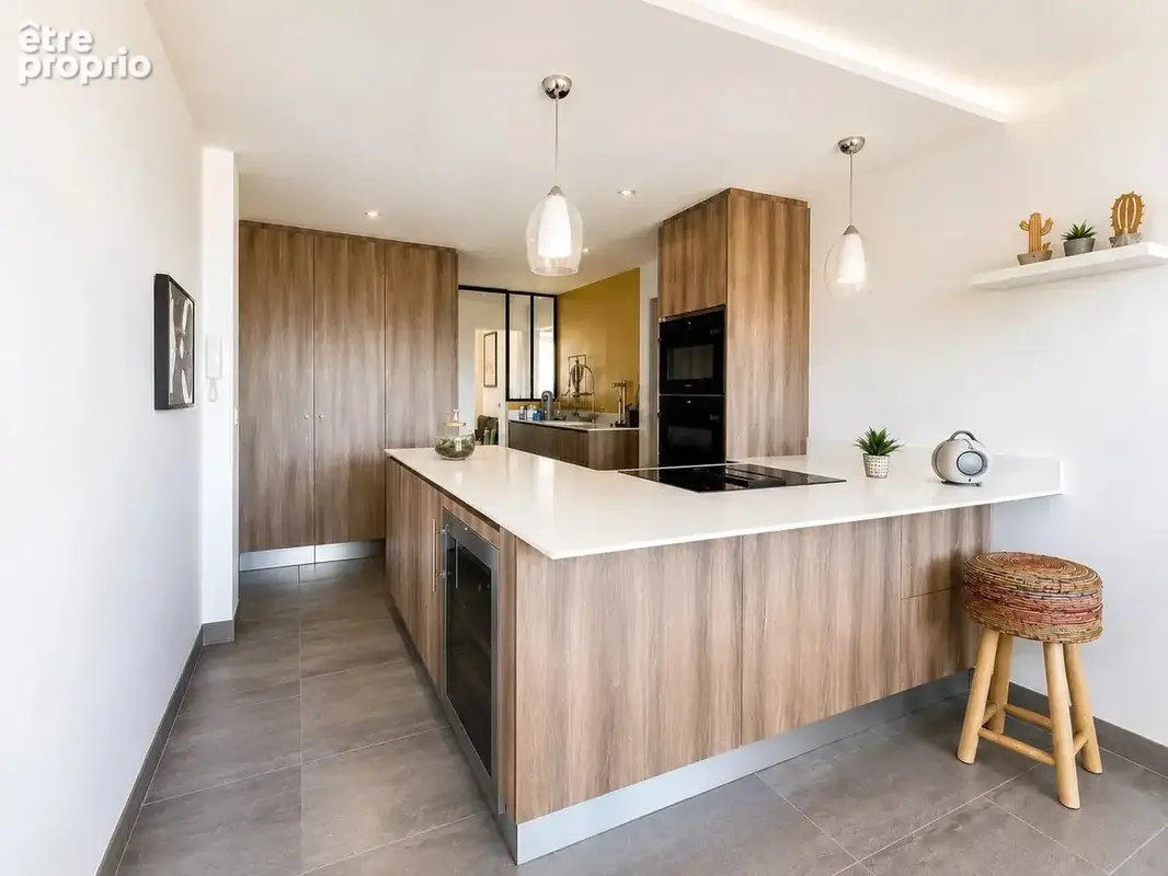 VOIRON – Appartement 5 pièces rénové avec vue panoramique - photo 7