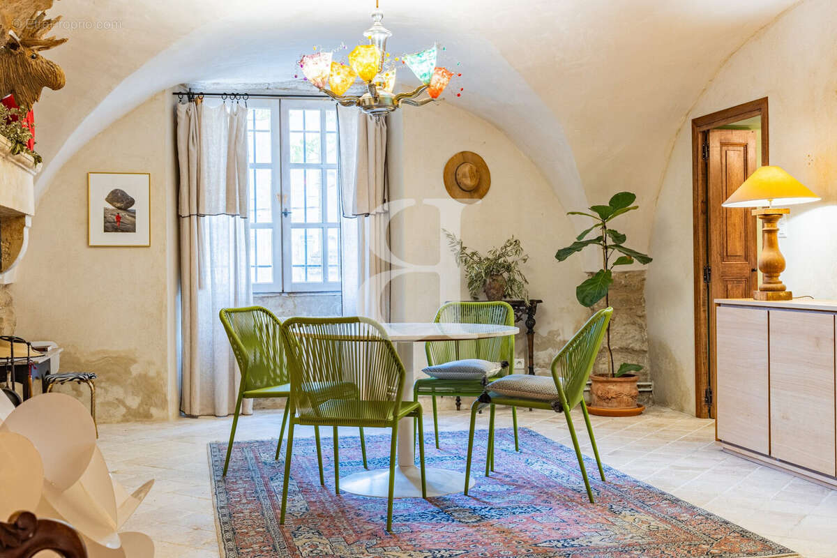 Maison à CABRIERES-D'AVIGNON