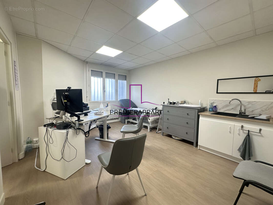 Commerce à HOUILLES