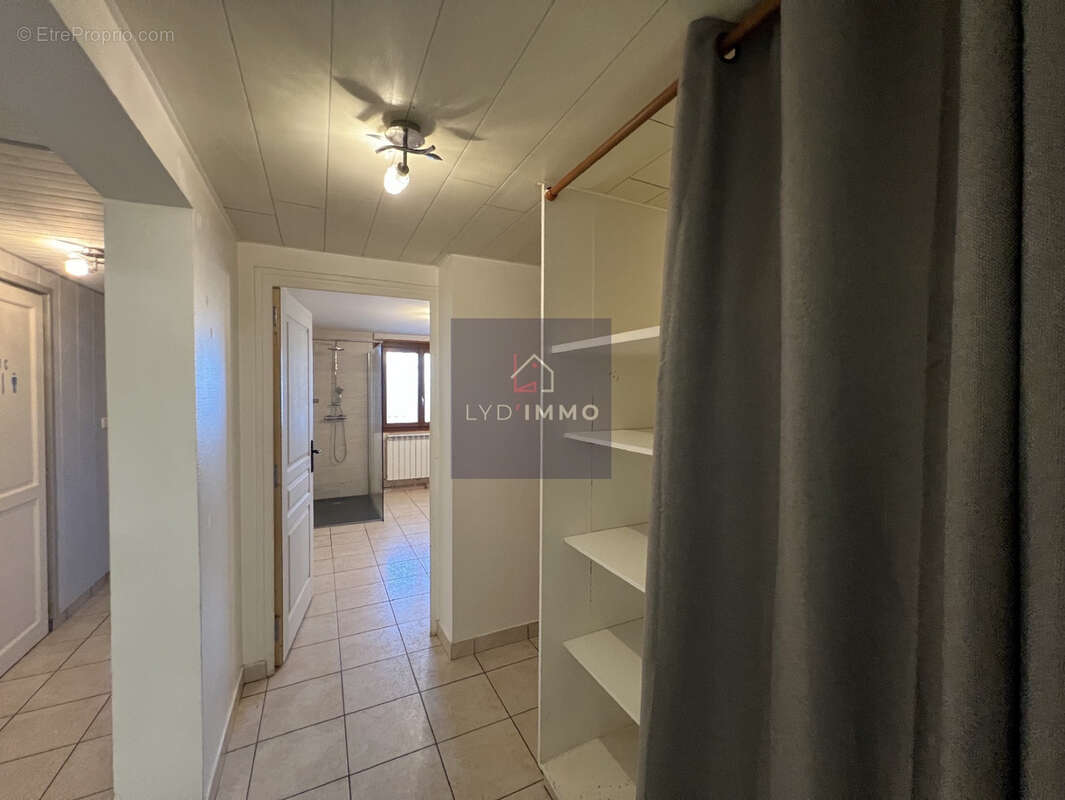 Appartement T3 avec grande terrasse - photo 8