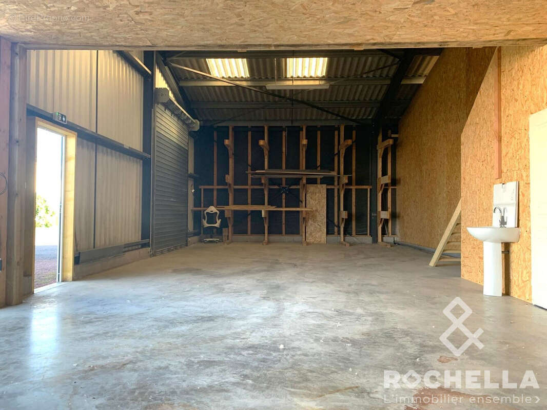 Commerce 129 m² à Saint-Laurent-De-La-Pree  - photo 2